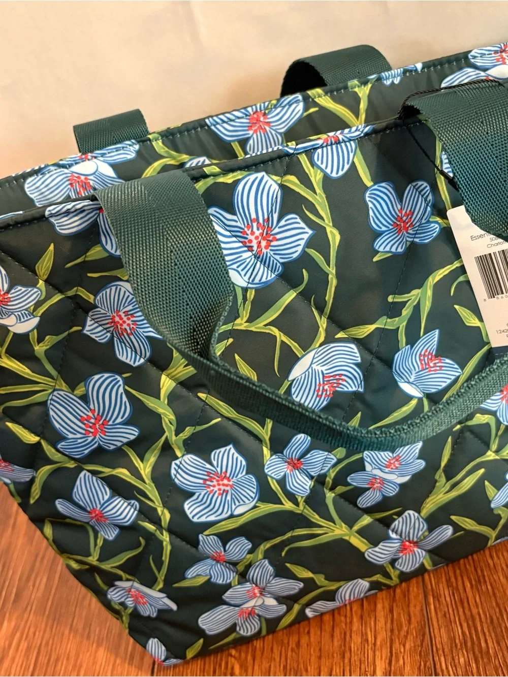 Vera Bradley Navy Green Floral Quilted Lunch Tote